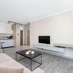 Bel Mare Spacious With Garage And Balcony By Renters Apartman *
