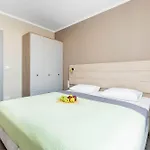 Bel Mare Spacious With Garage And Balcony By Renters Apartman *