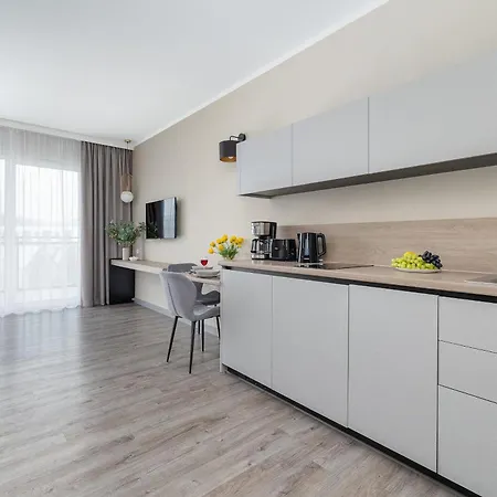 Bel Mare Spacious With Garage And Balcony By Renters Lägenhet