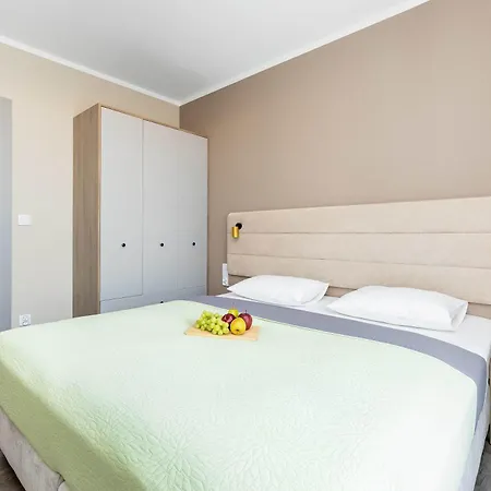 Bel Mare Spacious With Garage And Balcony By Renters Apartament *