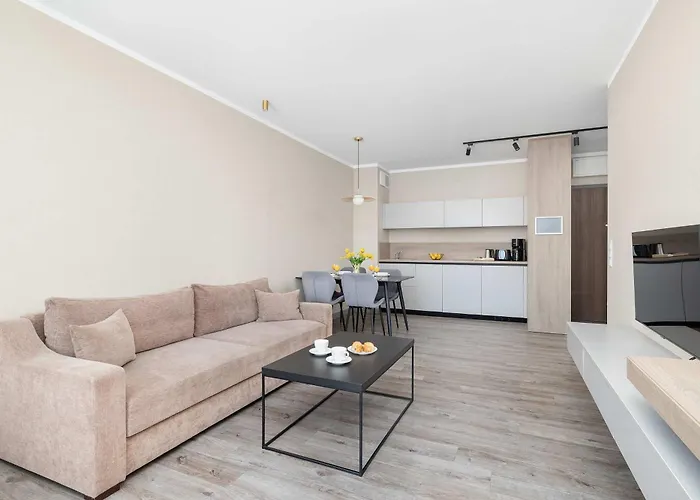 Bel Mare Spacious With Garage And Balcony By Renters Apartamento